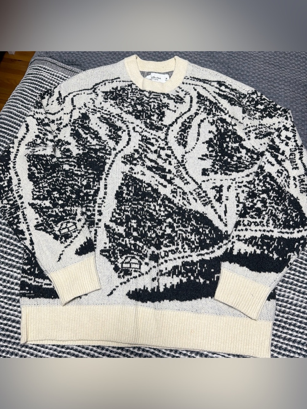 Abercrombie & Fitch Ivory and Black Graphic Crewneck Sweater
